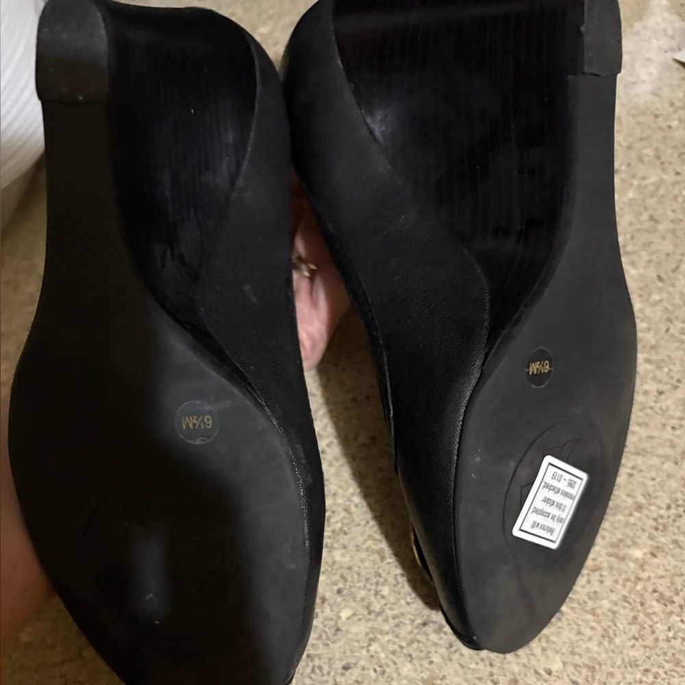 Tory Burch Black Wedges with Gold Logo Emblem - Picture 9 of 10